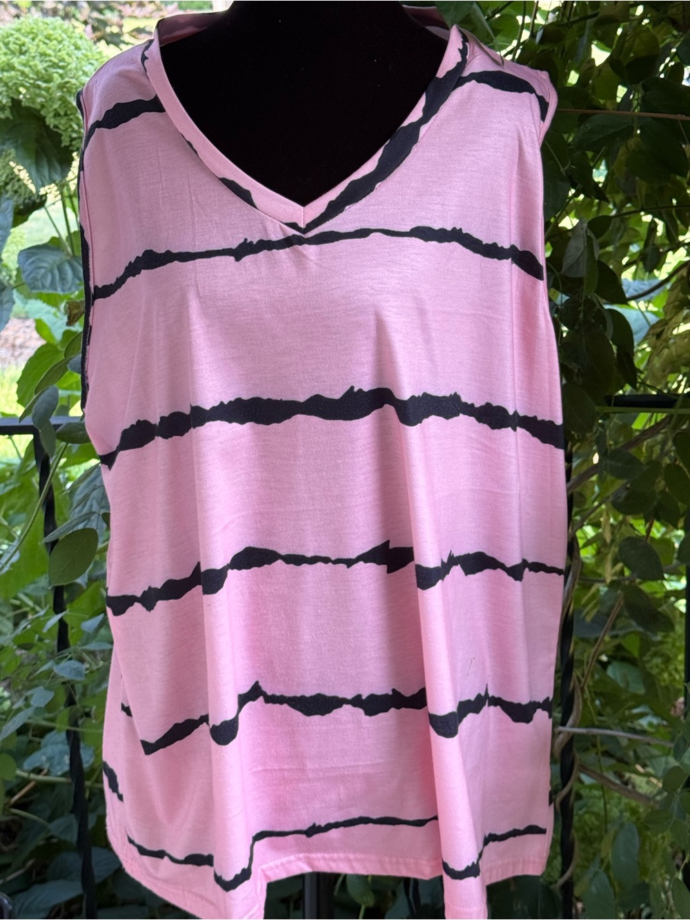 Women’s Plus Size V-neck Sleeveless Top